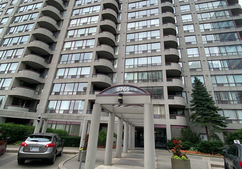 5765-n-yonge-street-n-north-york-ontario-c13076226