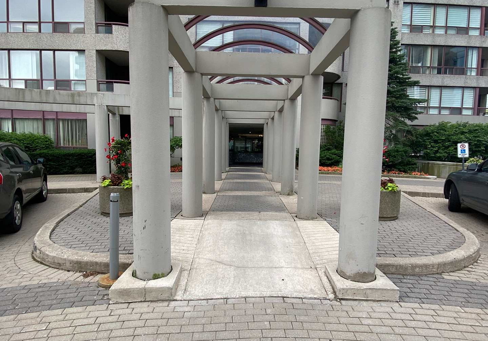5765-n-yonge-street-n-north-york-ontario-c13076226