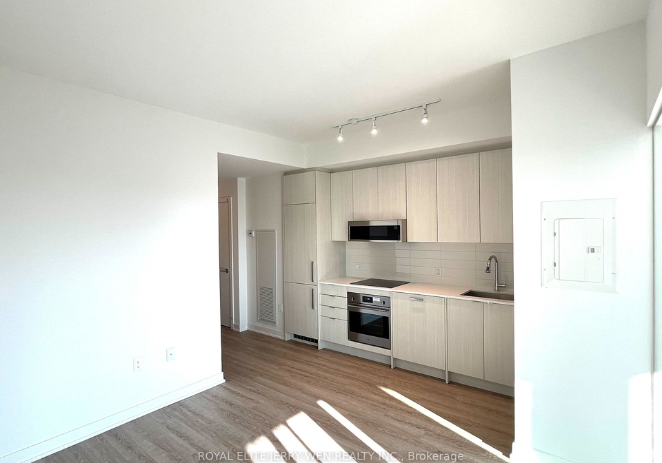 250-lawrence-avenue-w-toronto-ontario-c13076230