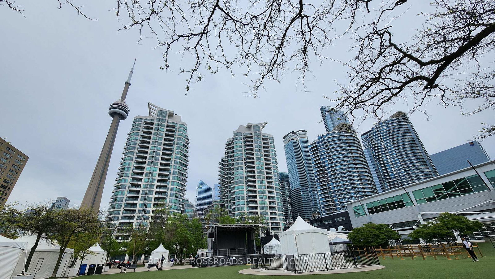228-queens-quay-w-toronto-ontario-c13076240
