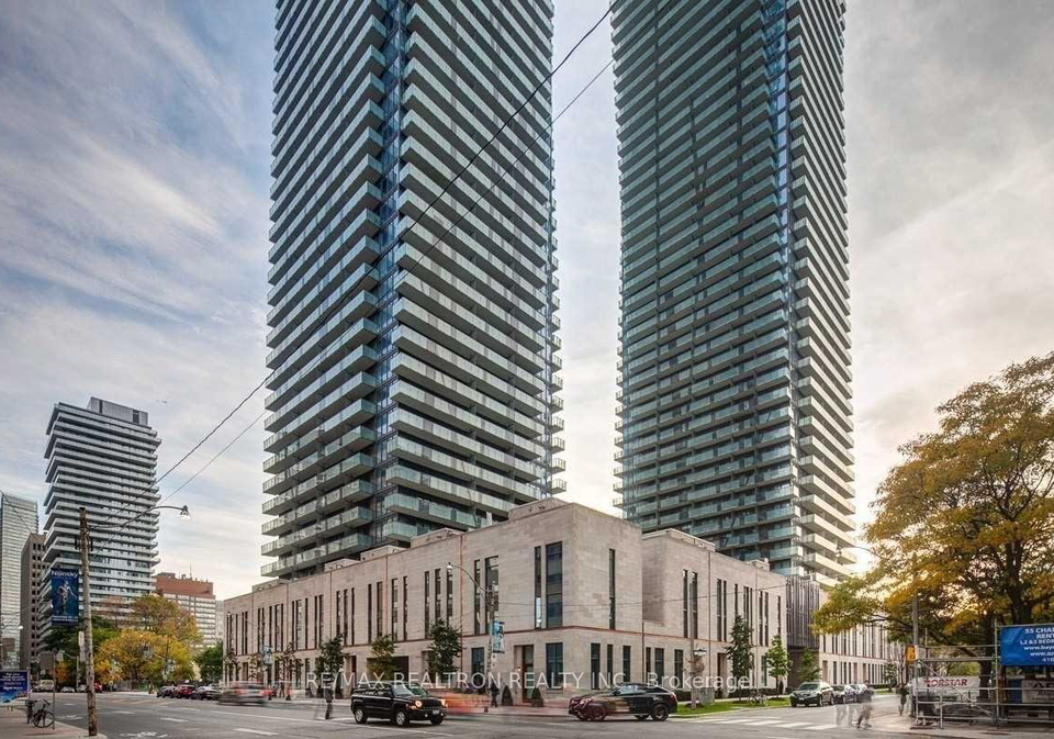 1080-bay-street-toronto-ontario-c13076452