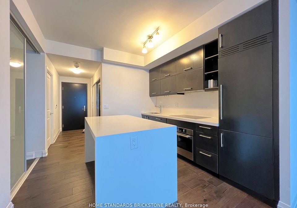 1080-bay-street-toronto-ontario-c13076546