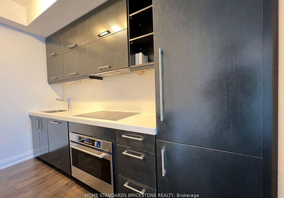 1080-bay-street-toronto-ontario-c13076546