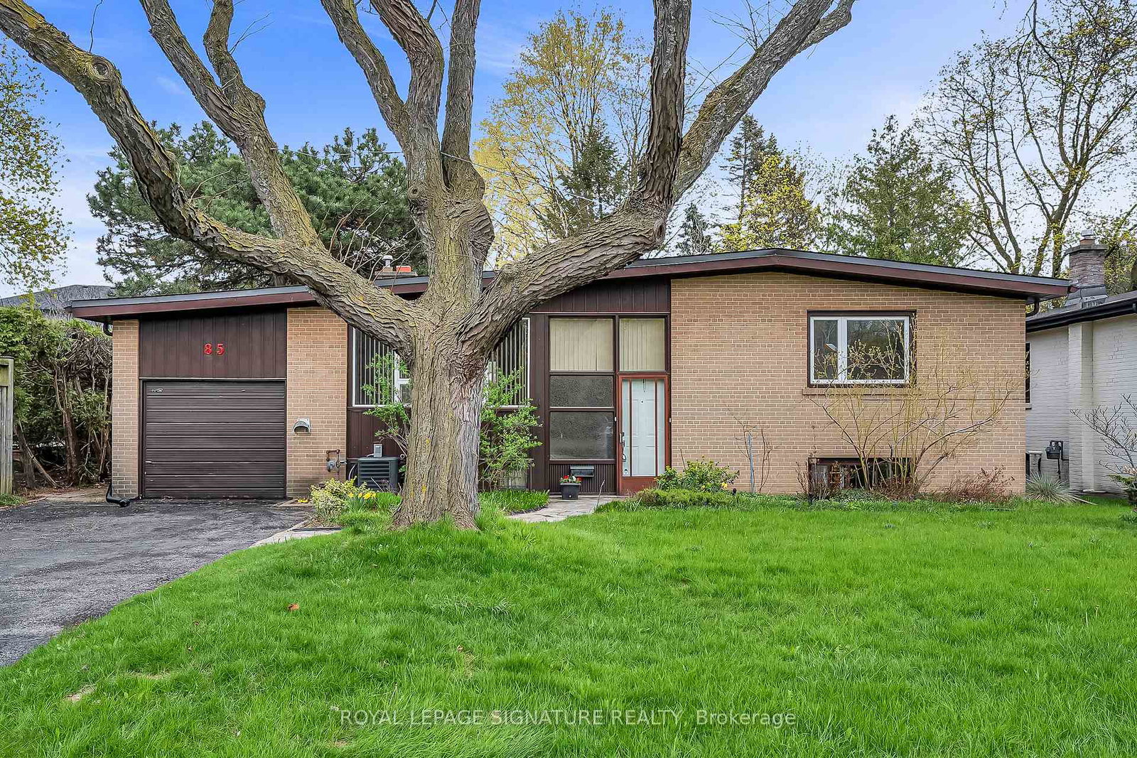 85-three-valleys-drive-north-york-ontario-c13076596