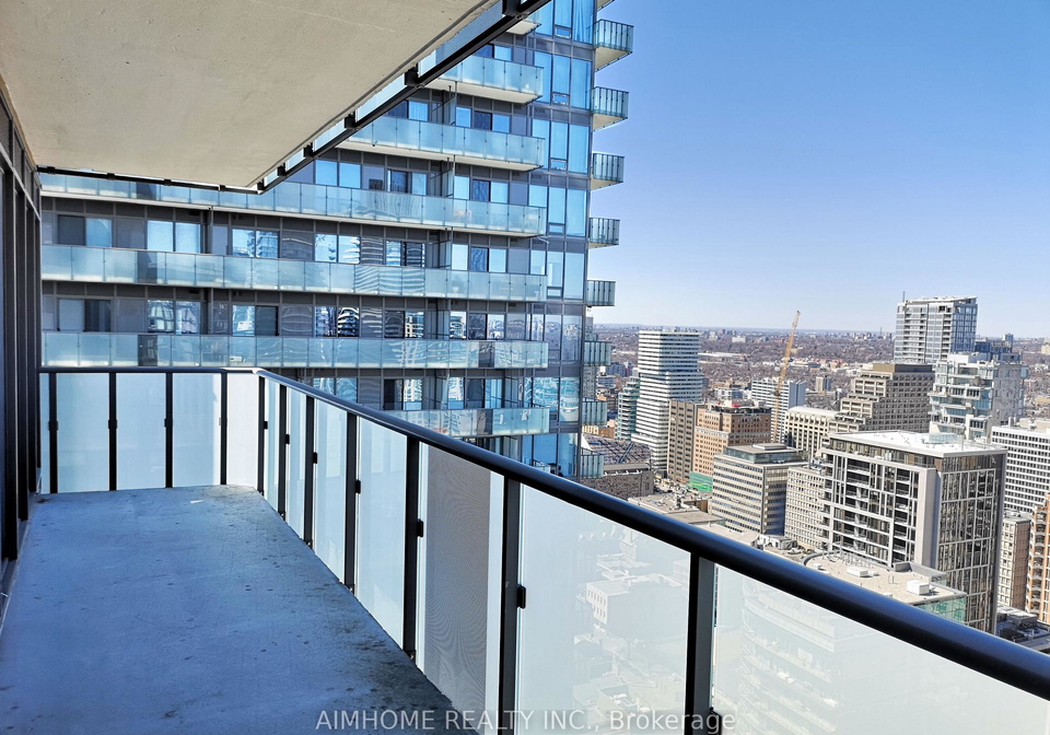 1080-bay-street-toronto-ontario-c13076712