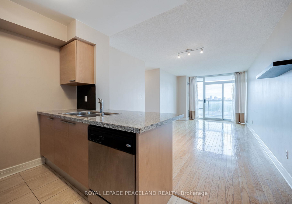 16-harrison-garden-boulevard-north-york-ontario-c13076872