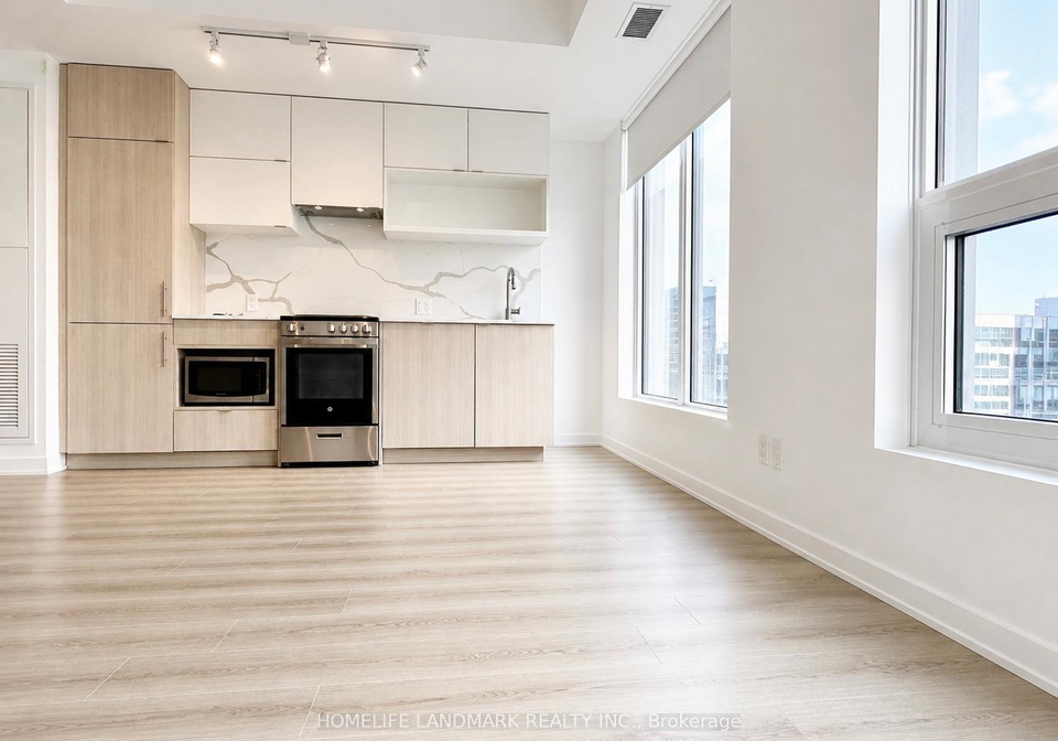 100-queen-street-e-toronto-ontario-c13076926