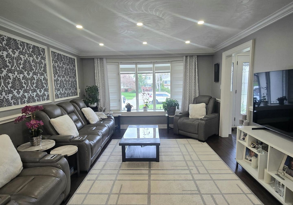 21-dukinfield-crescent-north-york-ontario-c13076978