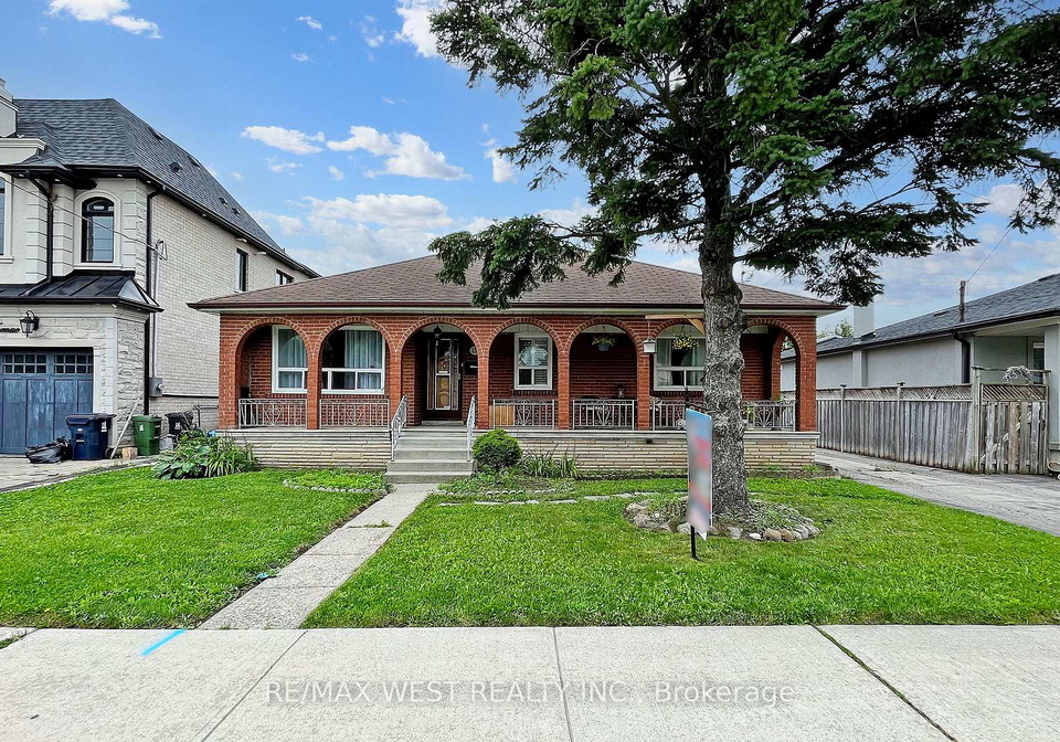 139-ranee-avenue-toronto-ontario-c13077222