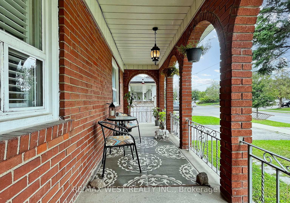 139-ranee-avenue-toronto-ontario-c13077222