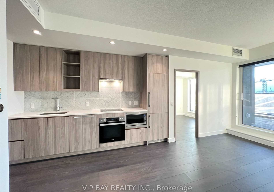 95-mcmahon-drive-north-york-ontario-c13077278