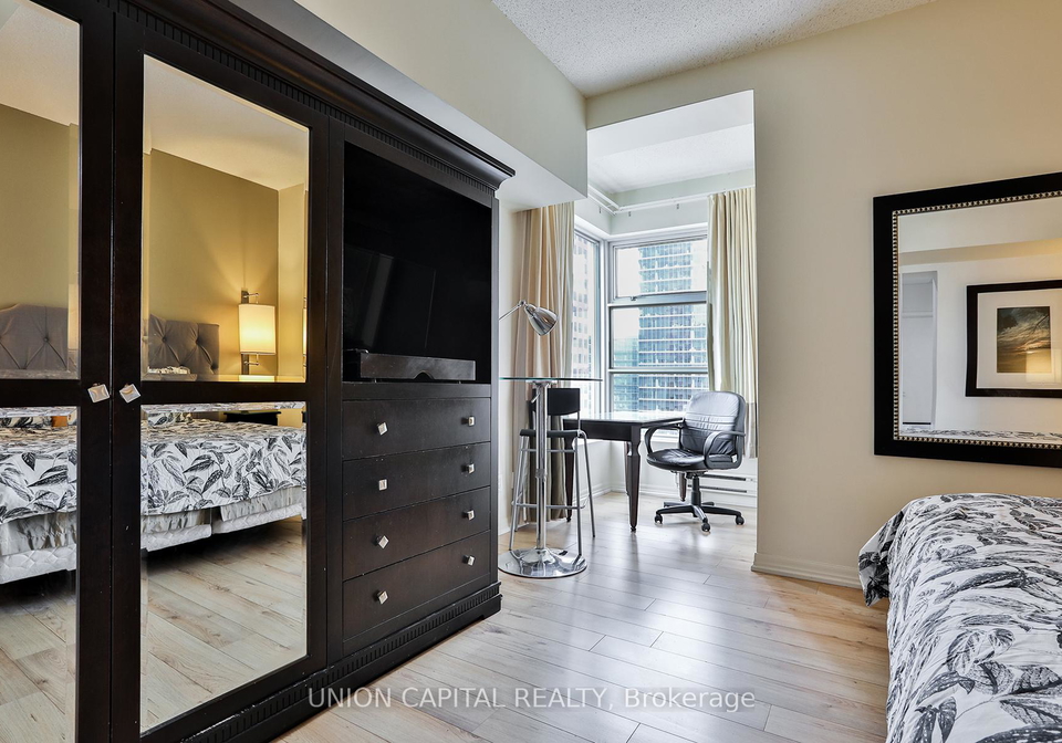 1-king-street-w-toronto-ontario-c13077334