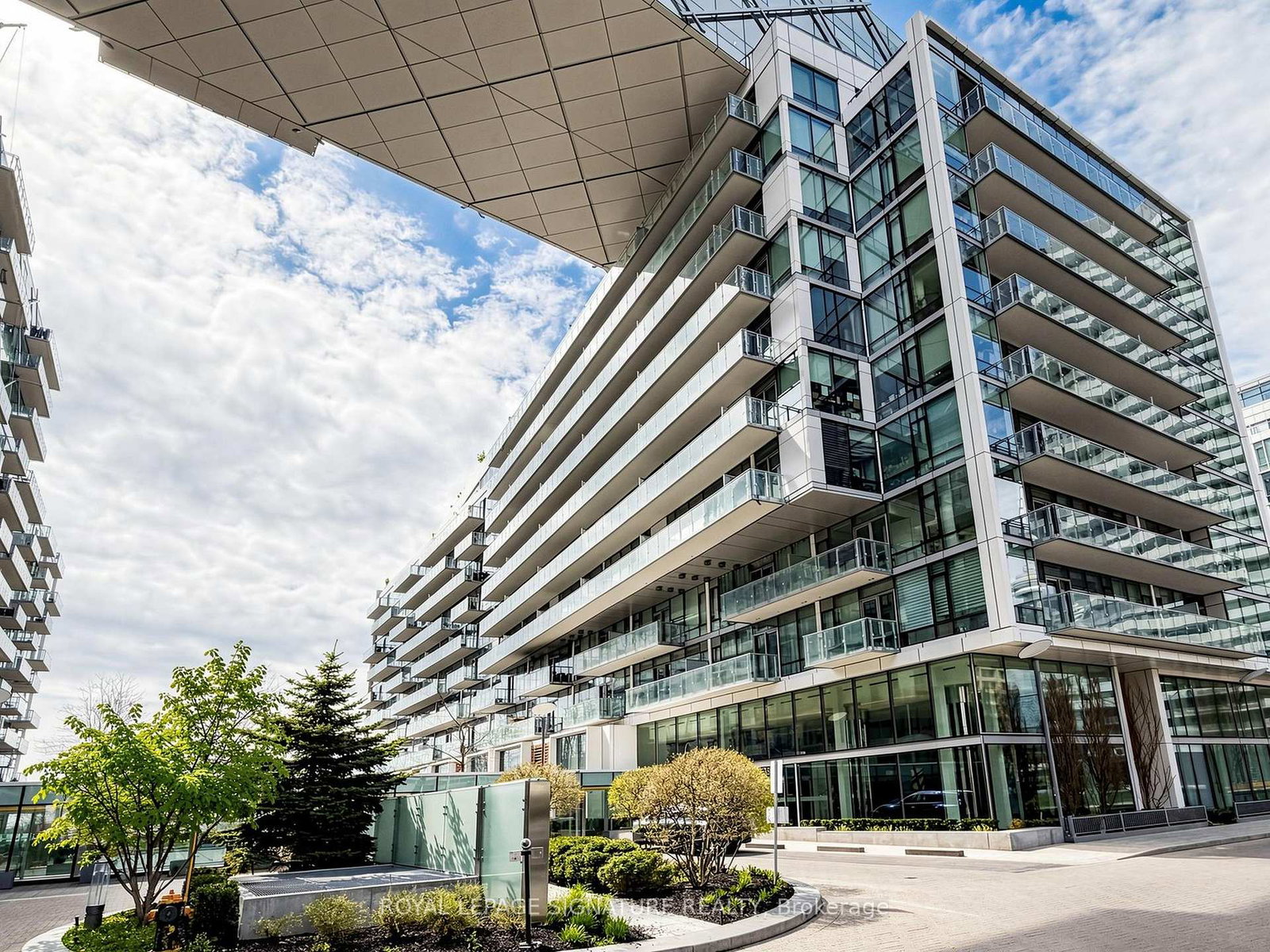 39-queens-quay-e-toronto-ontario-c13077350