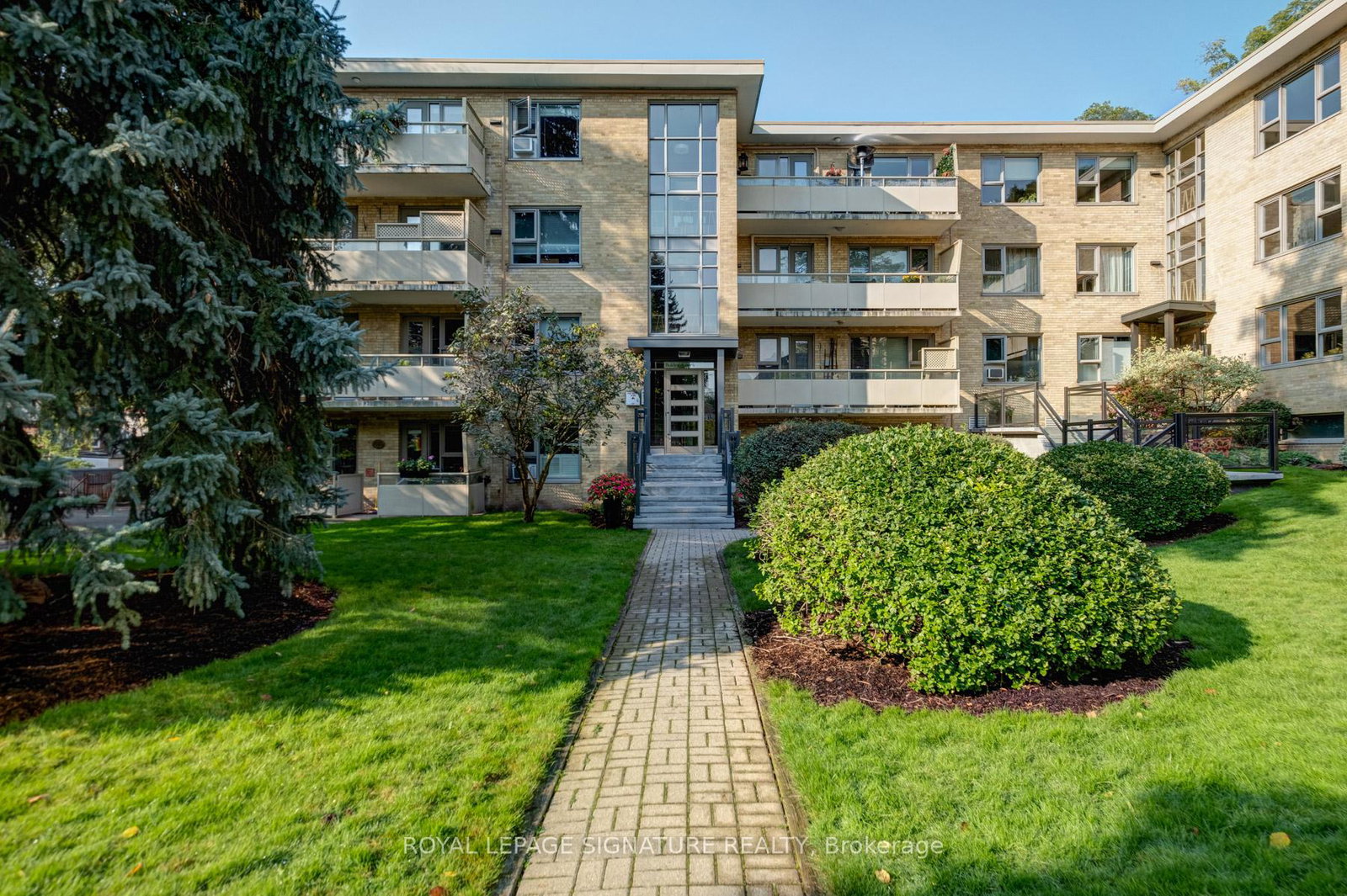 8-corinth-gardens-toronto-ontario-c13077612