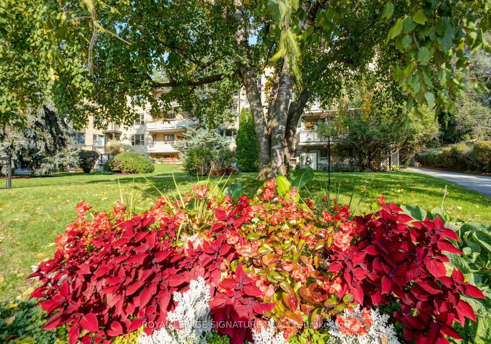 8-corinth-gardens-toronto-ontario-c13077612