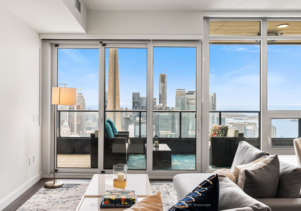 3-concord-cityplace-way-toronto-ontario-c13077988