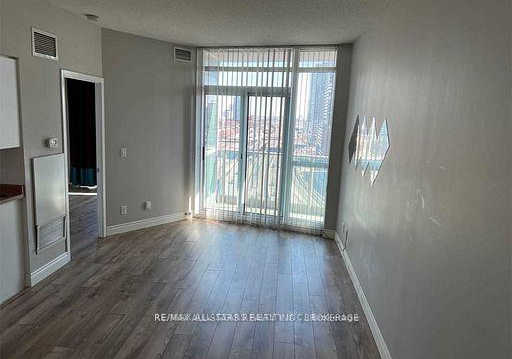 18-yonge-street-toronto-ontario-c13078002