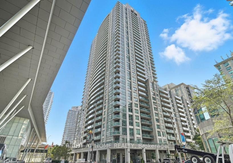 19-grand-trunk-crescent-toronto-ontario-c13078008