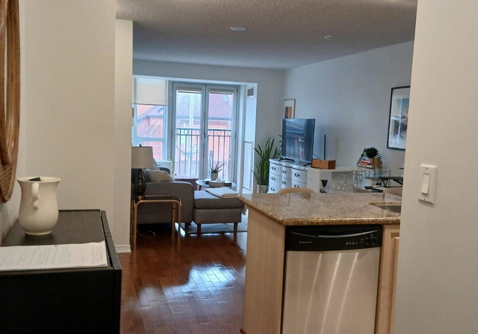 308-palmerston-avenue-toronto-ontario-c13078056