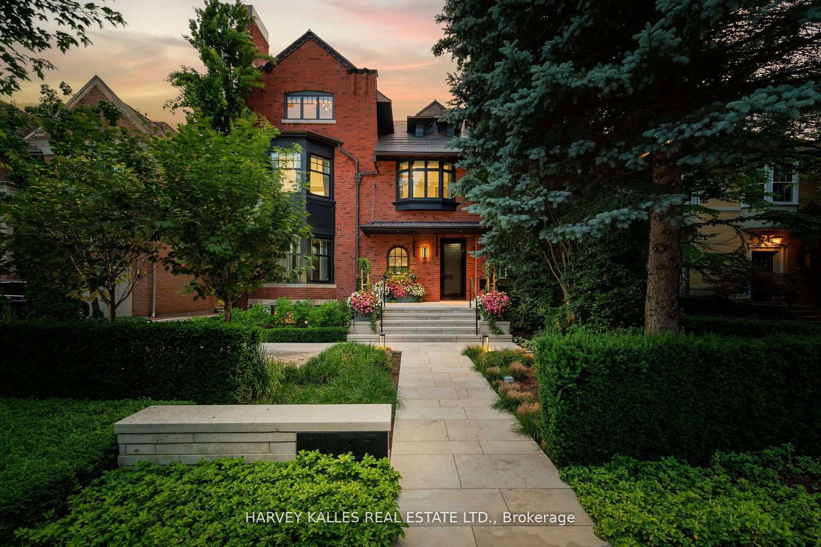 27-south-drive-toronto-ontario-c13078070
