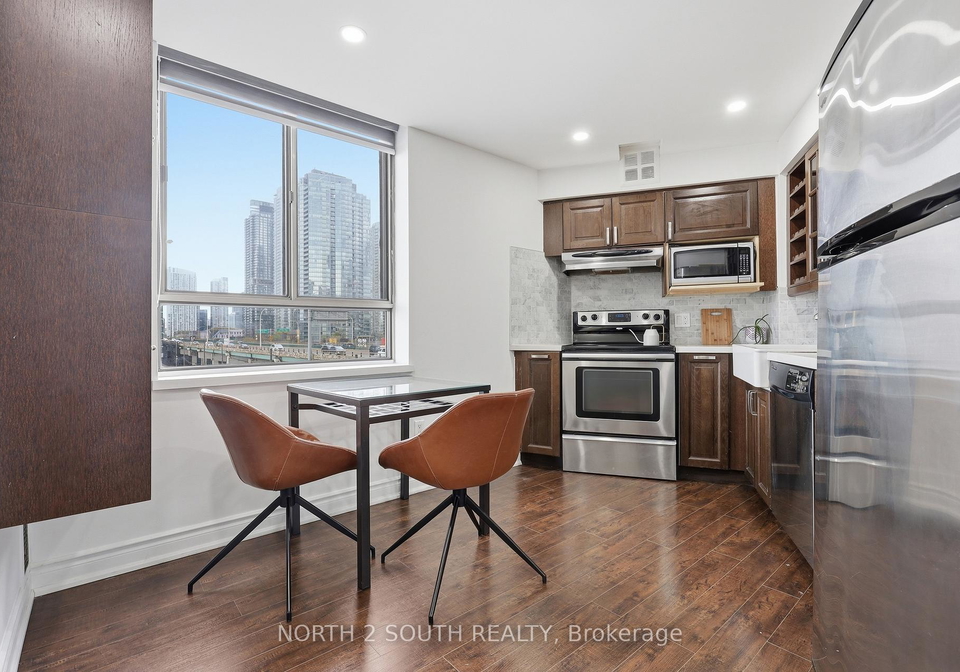 270-queens-quay-w-toronto-ontario-c13078310