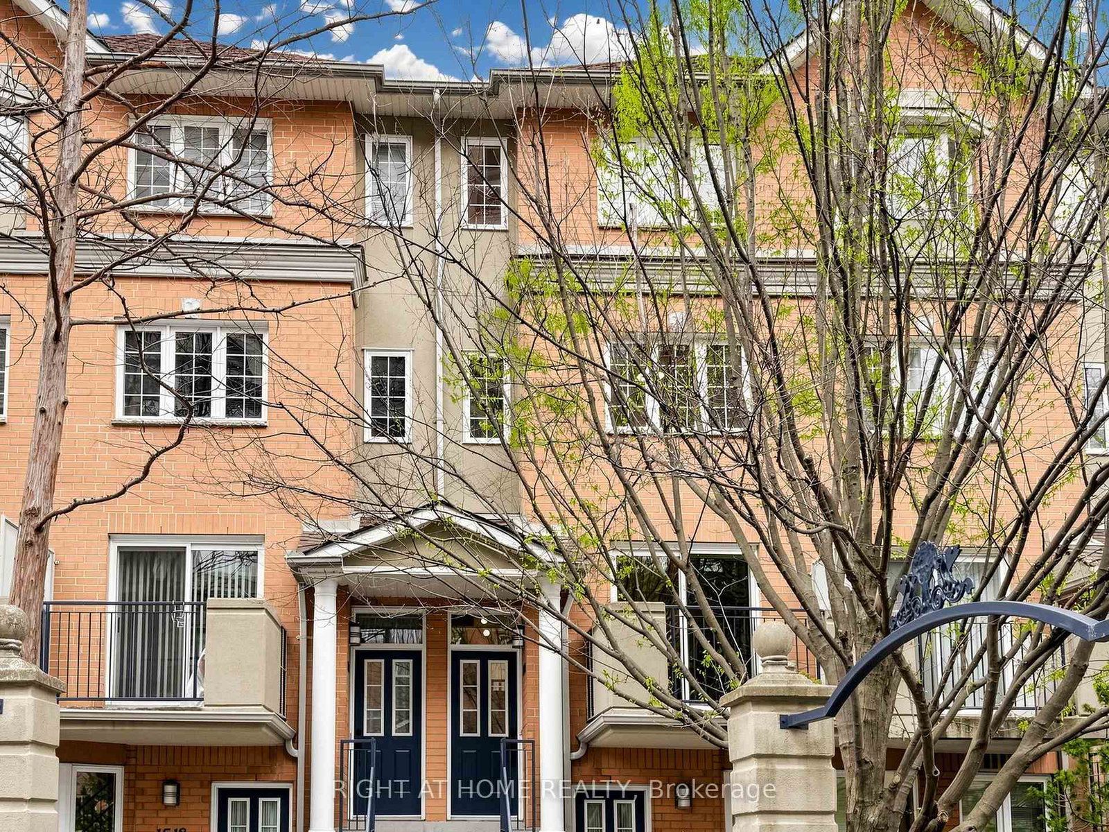 28-sommerset-way-north-york-ontario-c13078388