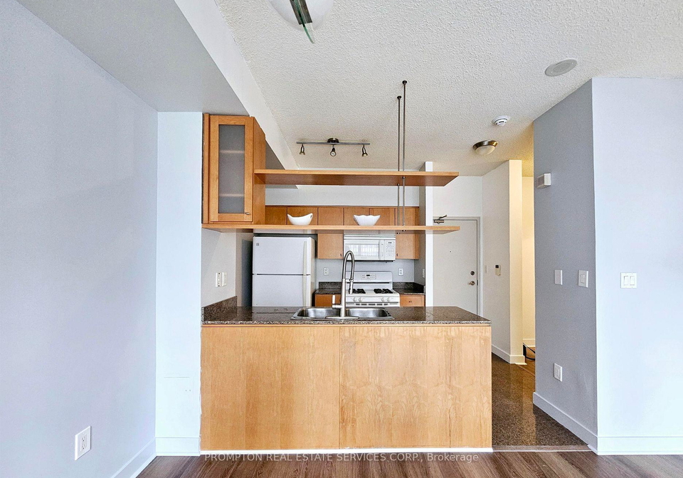9-spadina-avenue-toronto-ontario-c13078406