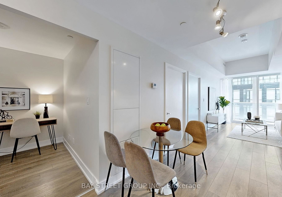 180-fairview-mall-drive-north-york-ontario-c13078556
