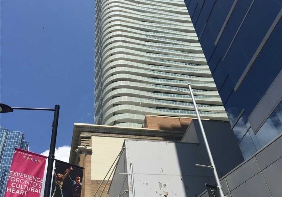 197-yonge-street-toronto-ontario-c13078912