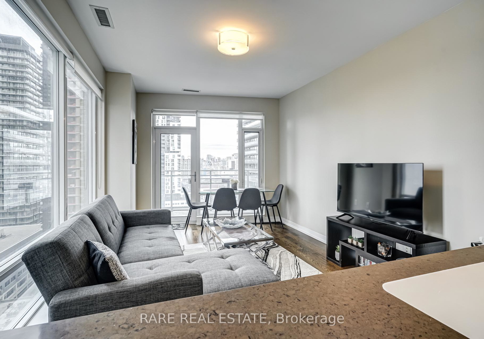 21-widmer-street-toronto-ontario-c13078926