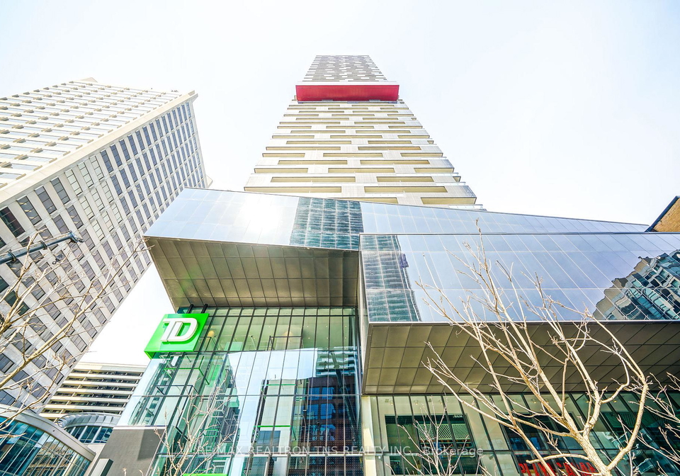 8-eglinton-avenue-toronto-ontario-c13079042