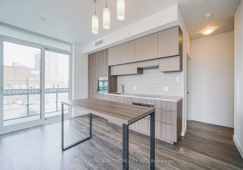 8-eglinton-avenue-toronto-ontario-c13079042