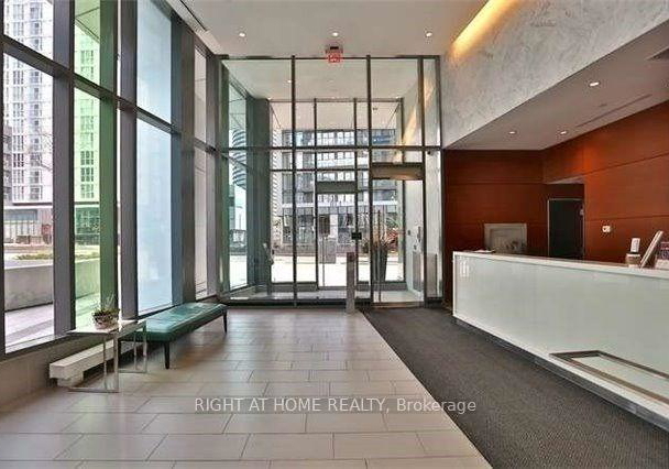 170-fort-york-boulevard-toronto-ontario-c13079148