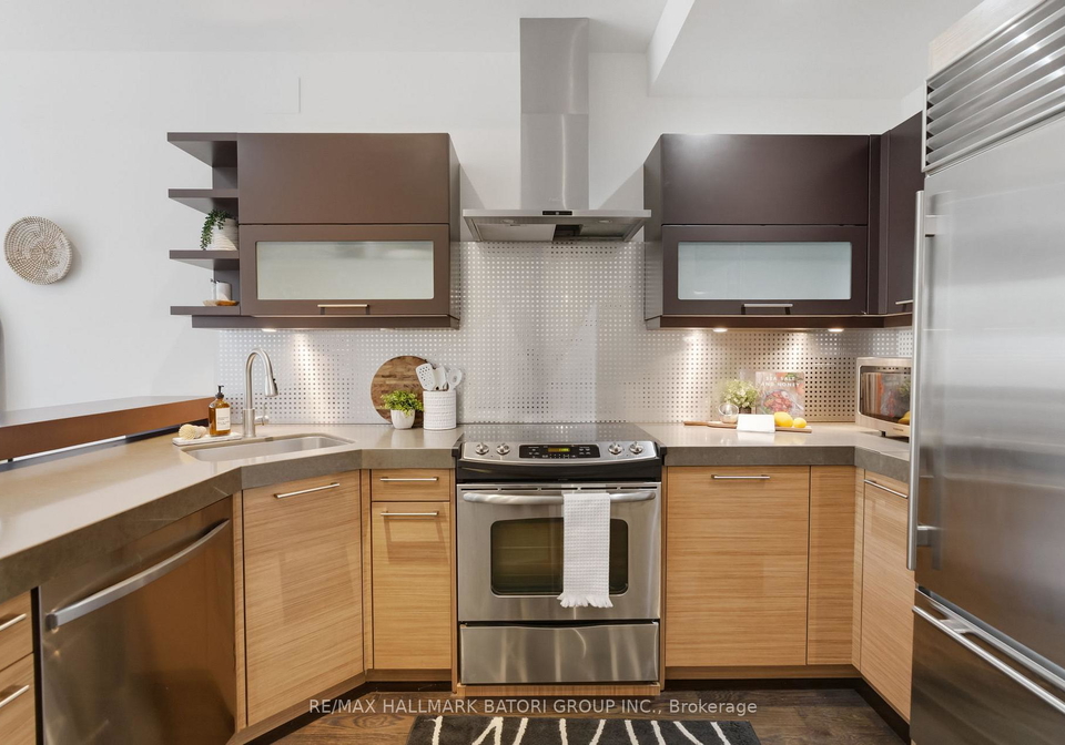 24a-oxton-avenue-toronto-ontario-c13079154