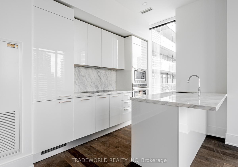1-gloucester-street-toronto-ontario-c13079398