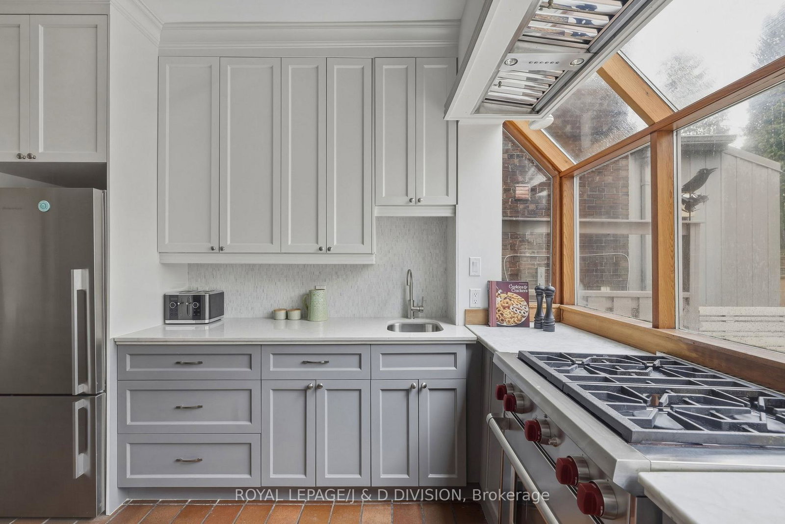 18-tranby-avenue-toronto-ontario-c13079518