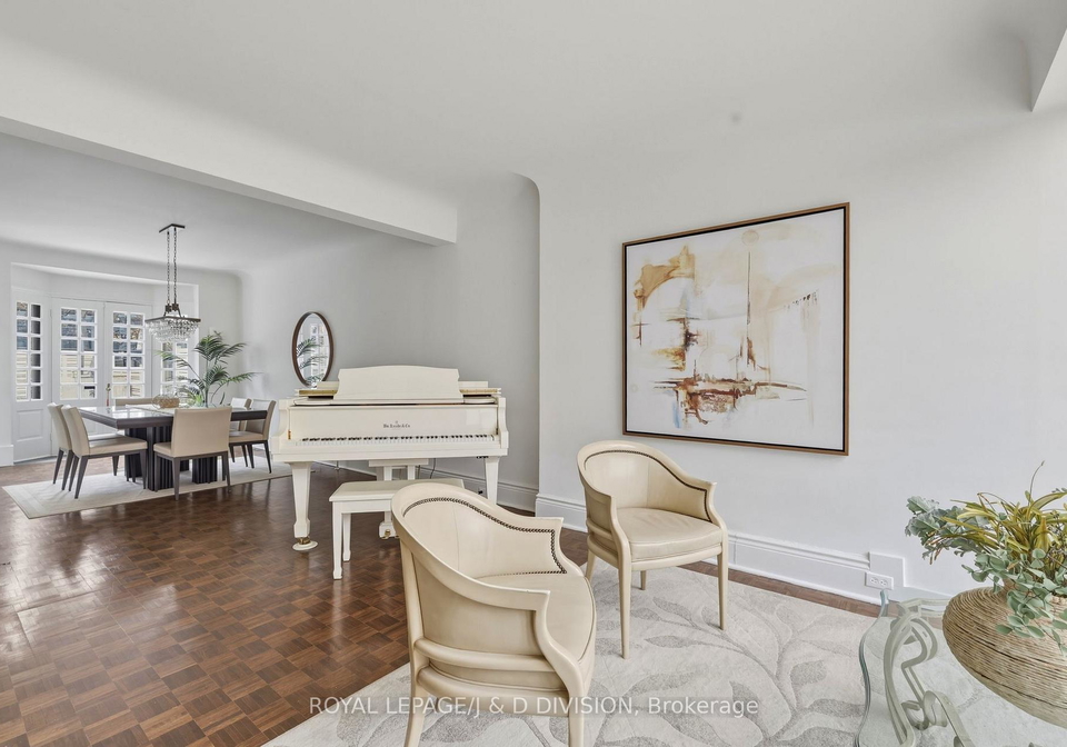 18-tranby-avenue-toronto-ontario-c13079518