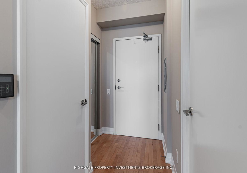 21-carlton-street-toronto-ontario-c13079614