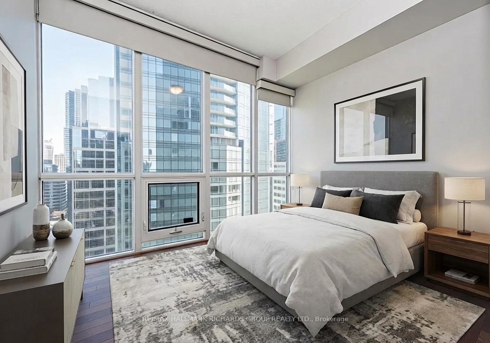 126-simcoe-street-toronto-ontario-c13079794