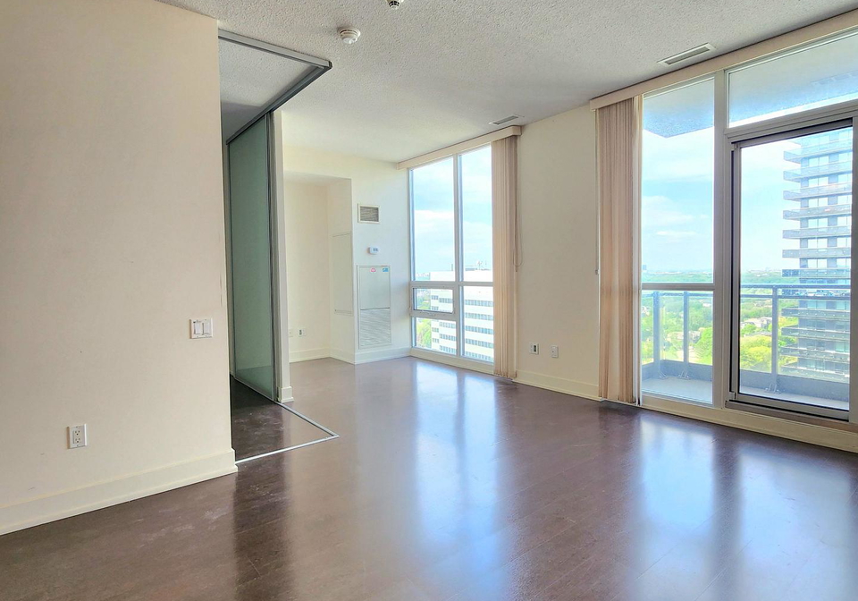 23-sheppard-avenue-e-north-york-ontario-c13079912