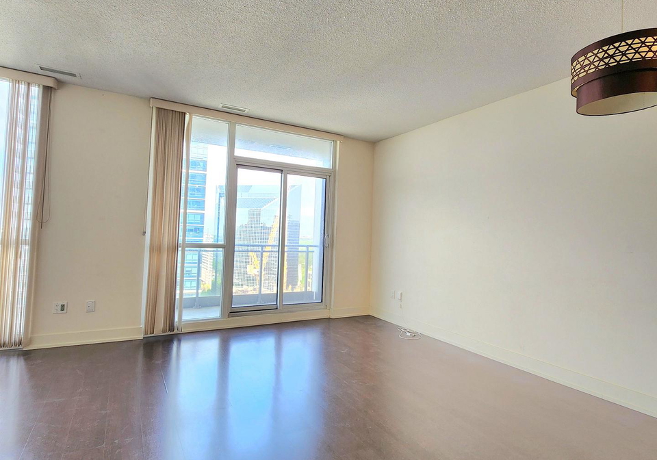 23-sheppard-avenue-e-north-york-ontario-c13079912