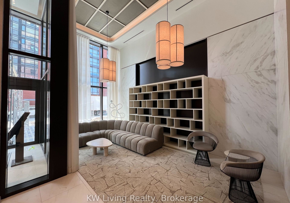 10-oak-street-toronto-ontario-c13080056