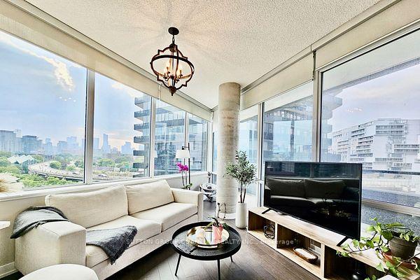 120-bayview-avenue-toronto-ontario-c13080116