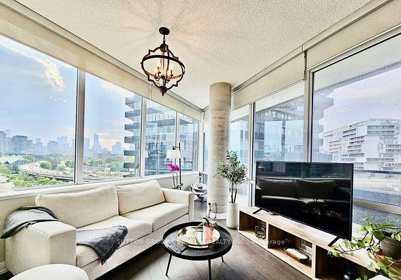 120-bayview-avenue-toronto-ontario-c13080116