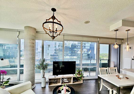 120-bayview-avenue-toronto-ontario-c13080116