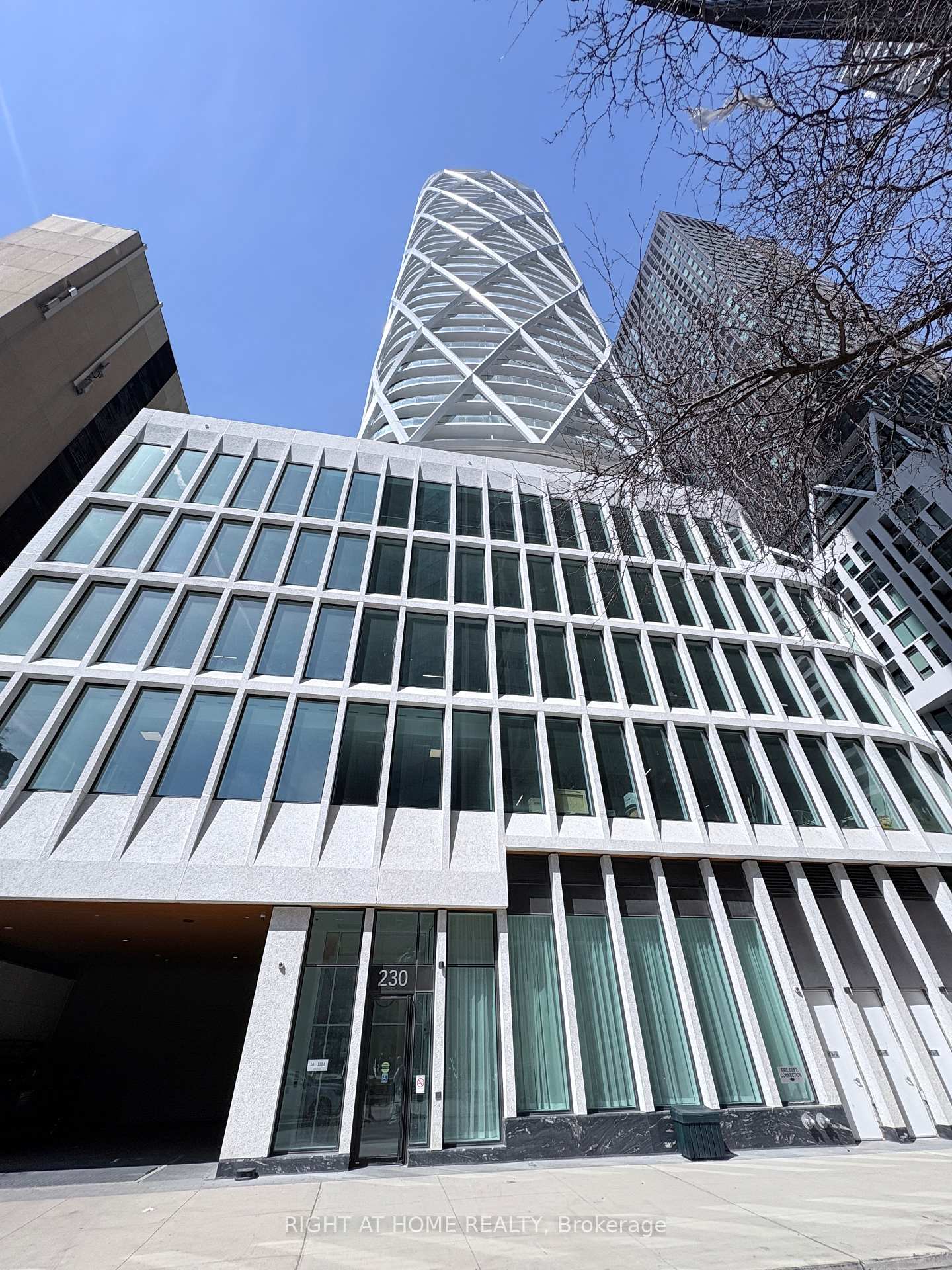 230-simcoe-street-toronto-ontario-c13080426