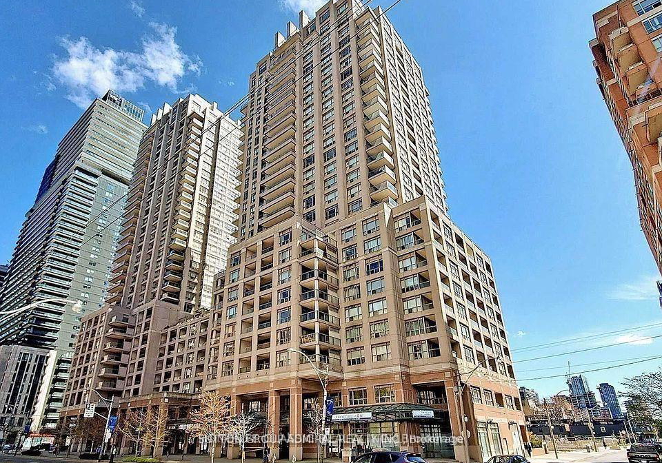 909-bay-street-toronto-ontario-c13080444