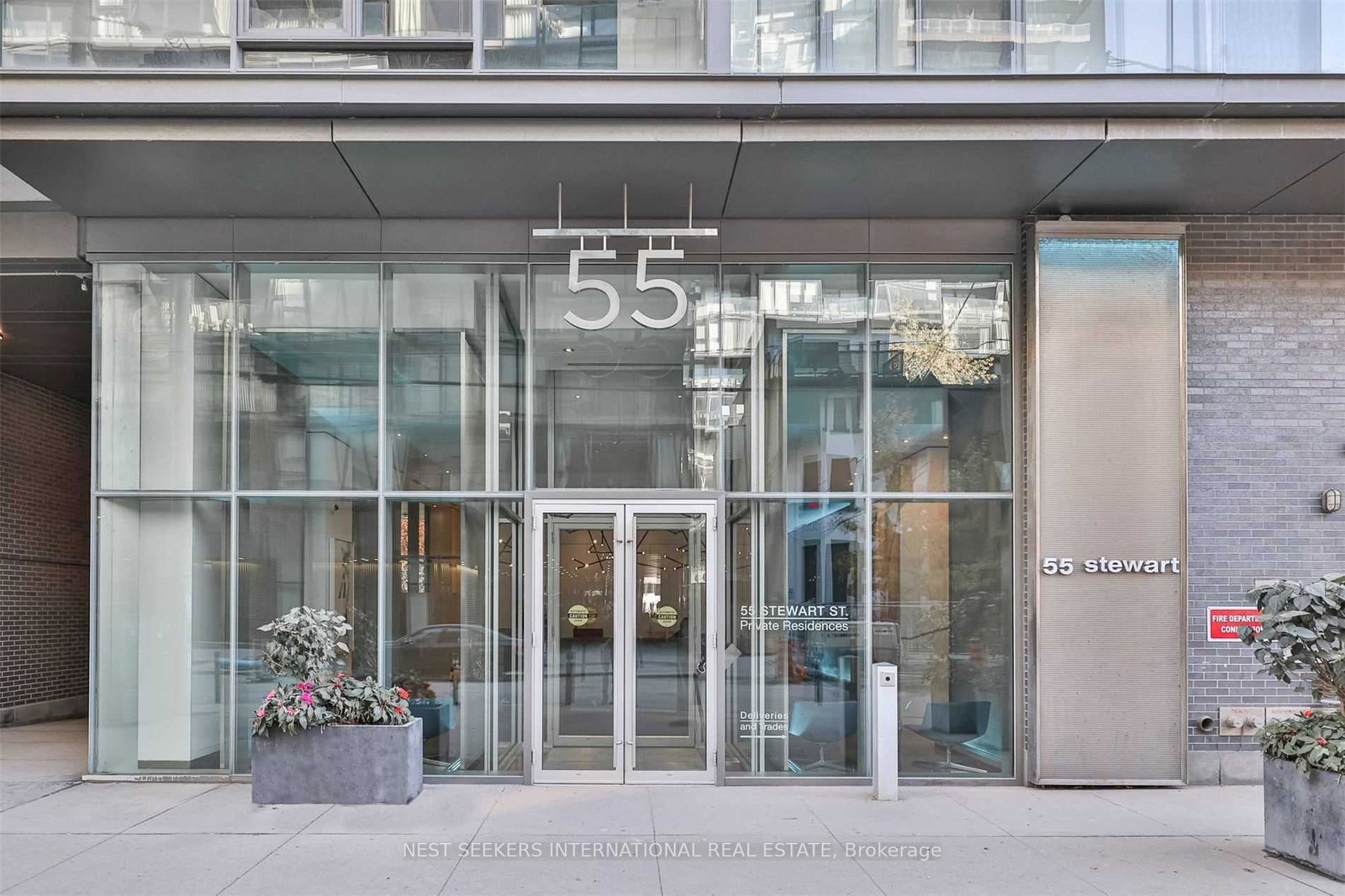 55-stewart-street-toronto-ontario-c13080812