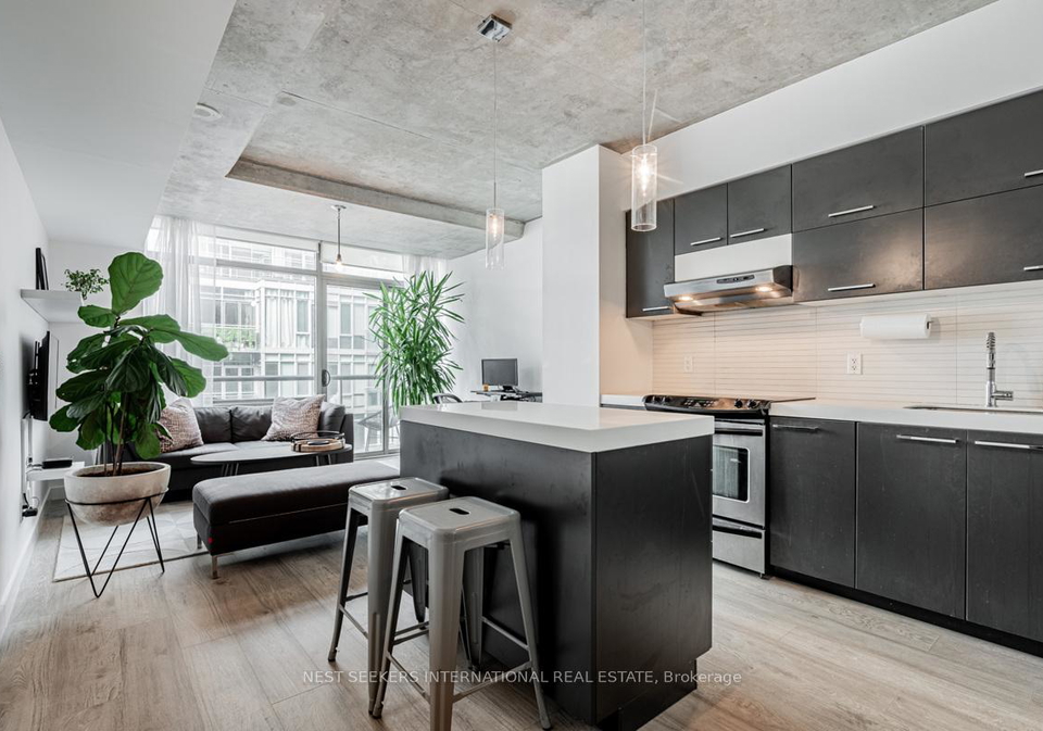 55-stewart-street-toronto-ontario-c13080812
