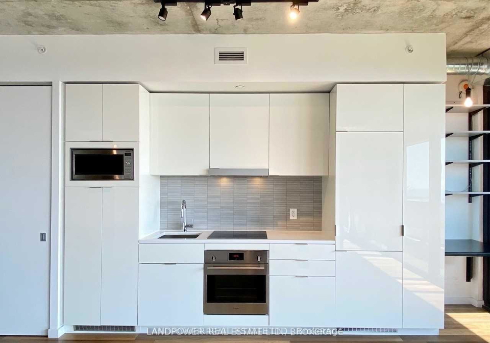 170-bayview-avenue-toronto-ontario-c13080834